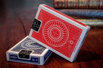 играть